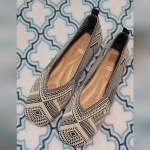 Women's Navy and White Patterned Flats